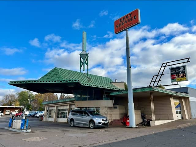 Gas station designed by Frank Lloyd Wright - Image 1