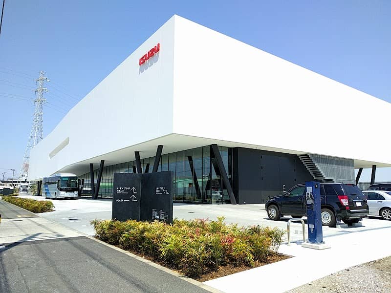 ISUZU PLAZA - Image 2