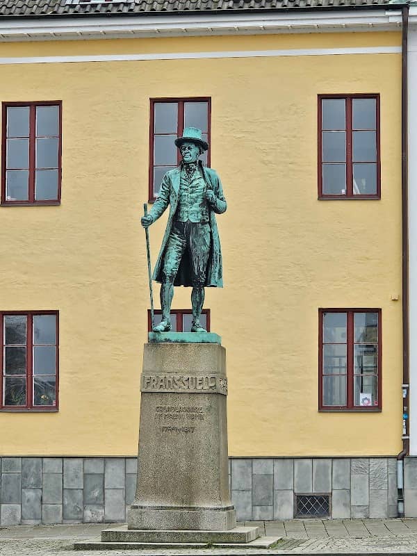 Frans Suell Monument - Image 1