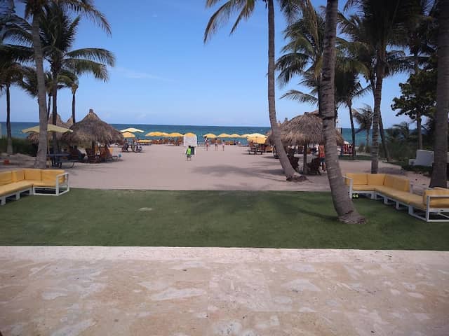 Loggia Beach Park - Image 1