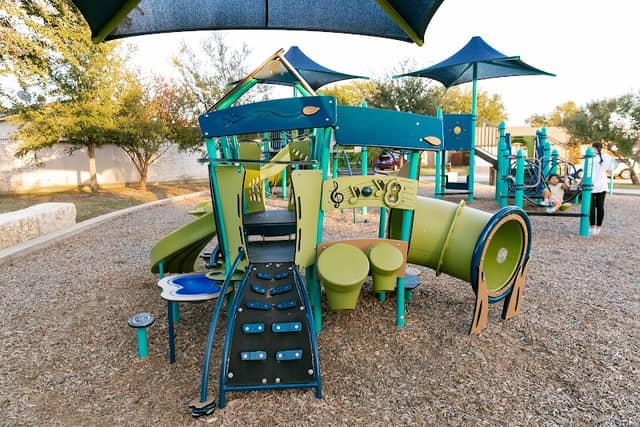 Hillside Park - Image 1