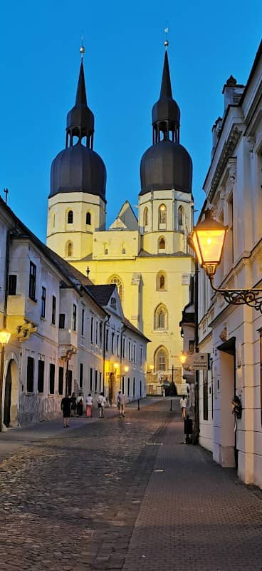 Arcibiskupský úrad (budova Šľachtického konviktu) - Image 1
