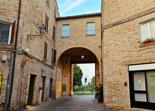 Porta Vittoria, detta Porta Marina - Image 2
