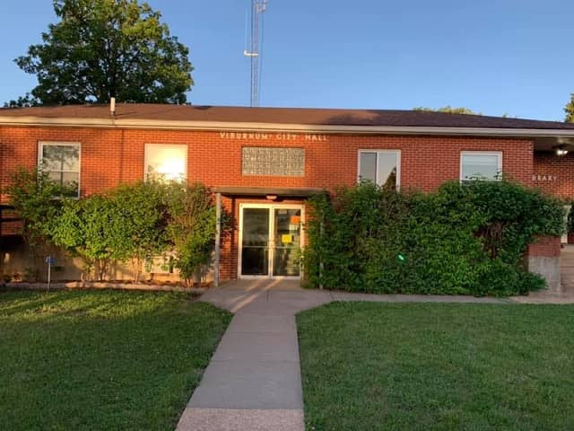 Viburnum City Hall - Image 1