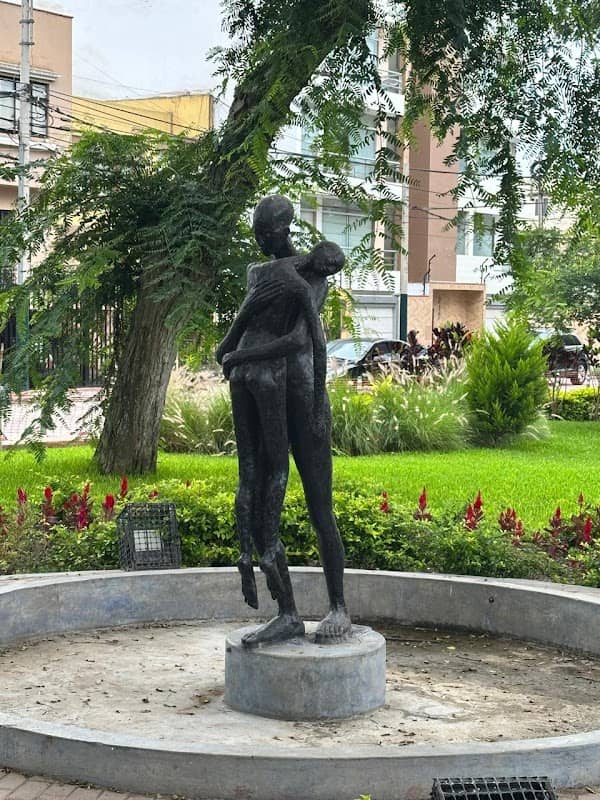 Monumento "Locos" - Image 2