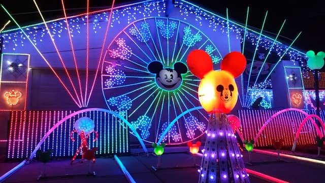 Magical Holiday Moments - Image 1