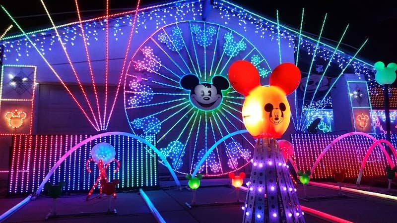 Magical Holiday Moments - Image 1