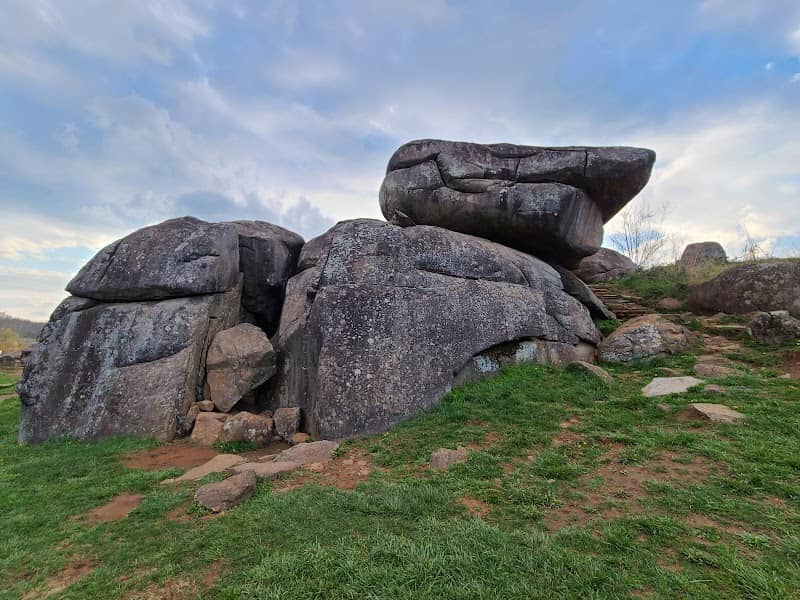 Devil's Den - Image 1