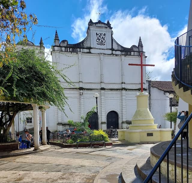Parque Central La Paz Cobán - Image 1