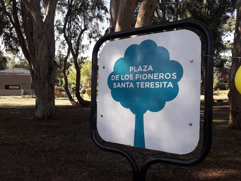 Plaza "Pioneros" - Image 1