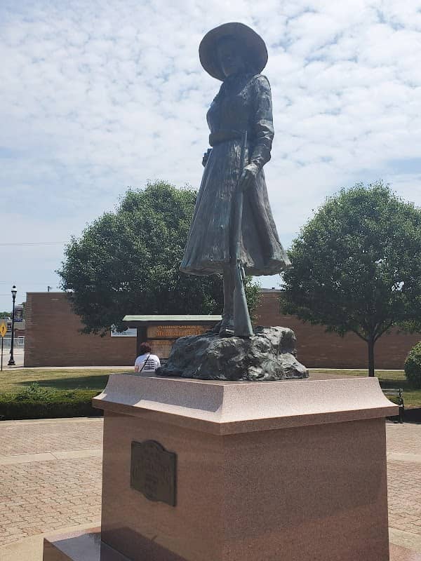 Annie Oakley Park - Image 1