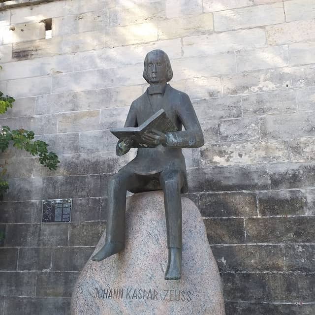 Johann Kaspar Zeuss Denkmal - Image 1