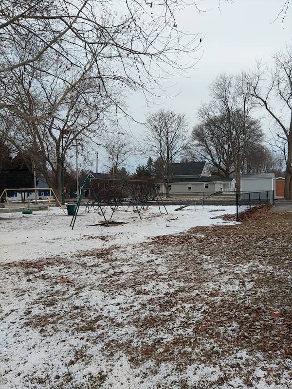 Rossville Town Park Pavilion - Image 2