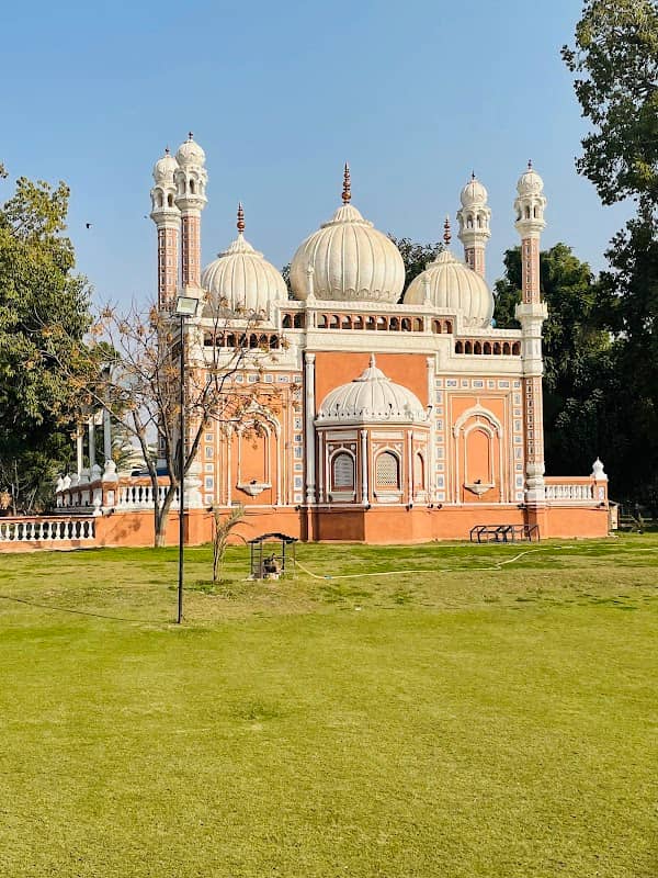 Nishat Mahal - Image 3