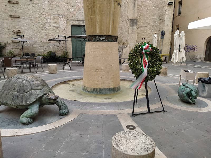 Fontana in Memoria dei Caduti - Image 1