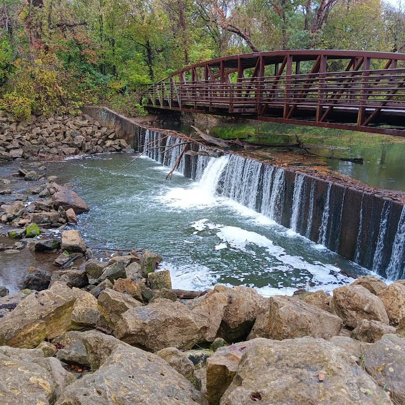 Riverside Park - Image 1