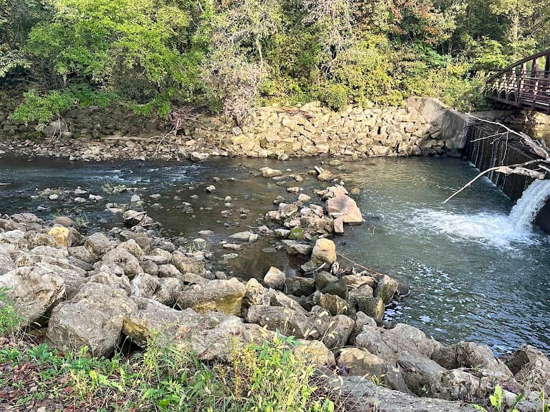 Riverside Park - Image 2