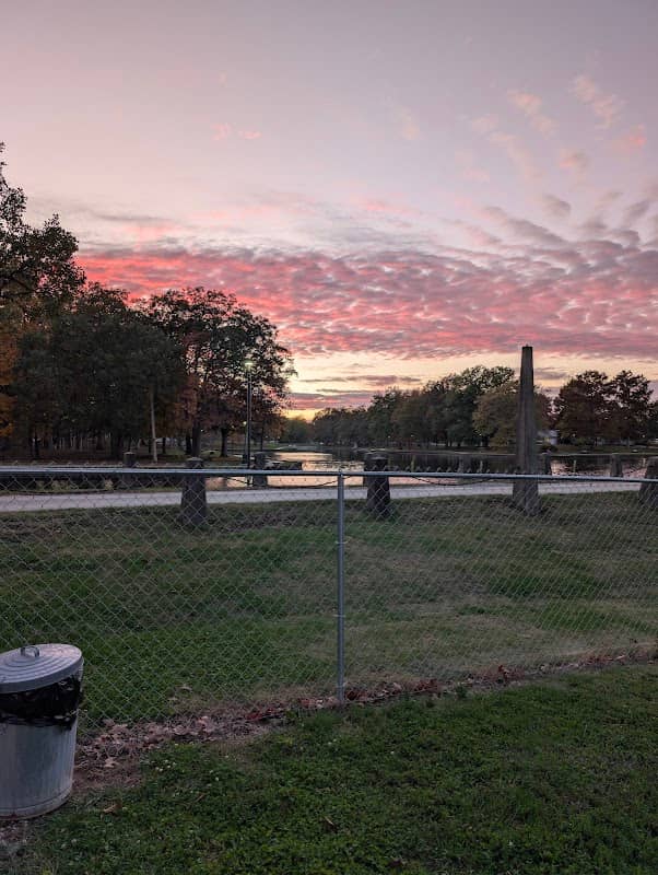 Oblong Park - Image 2