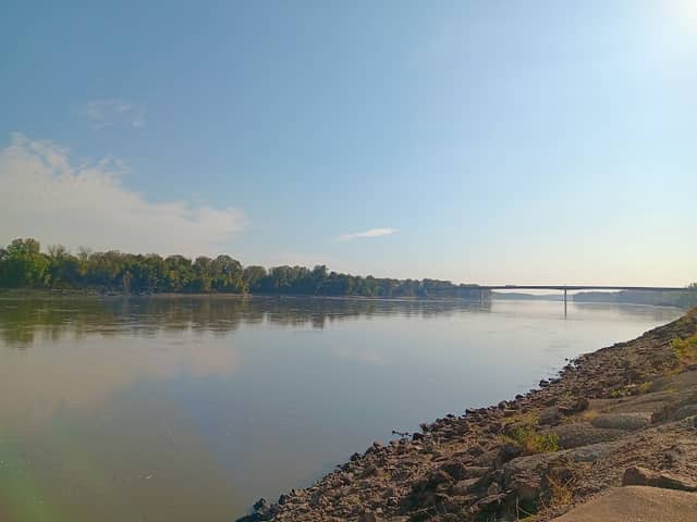 Riverside Park - Image 1