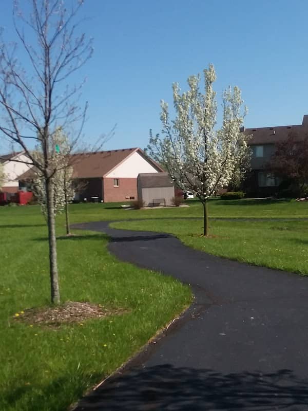 Hawthorne Park - Image 1