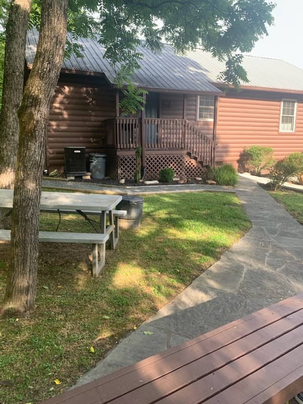 Climbing Bear Creekside Cabin - Image 2