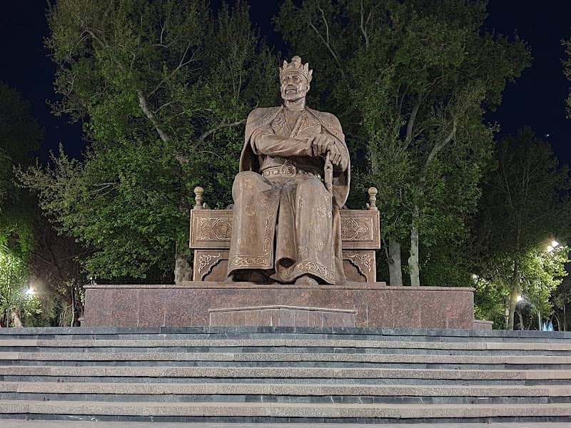 Amir Temur Monument - Image 2