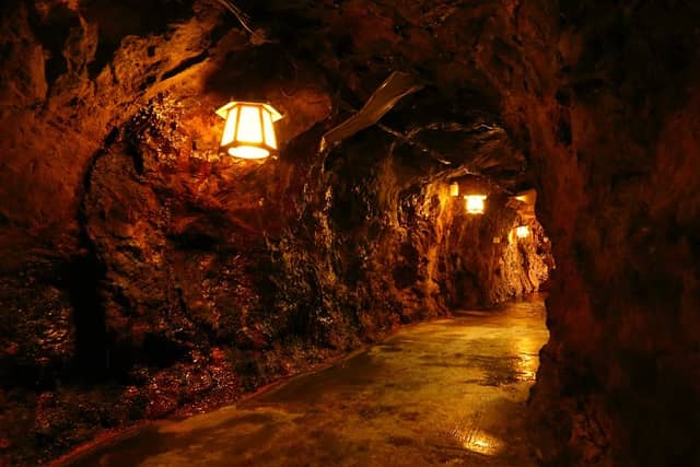 Sandanbeki Cave - Image 1