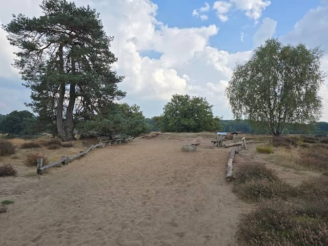 Gemütliche Bänke mit Aussicht - Image 1