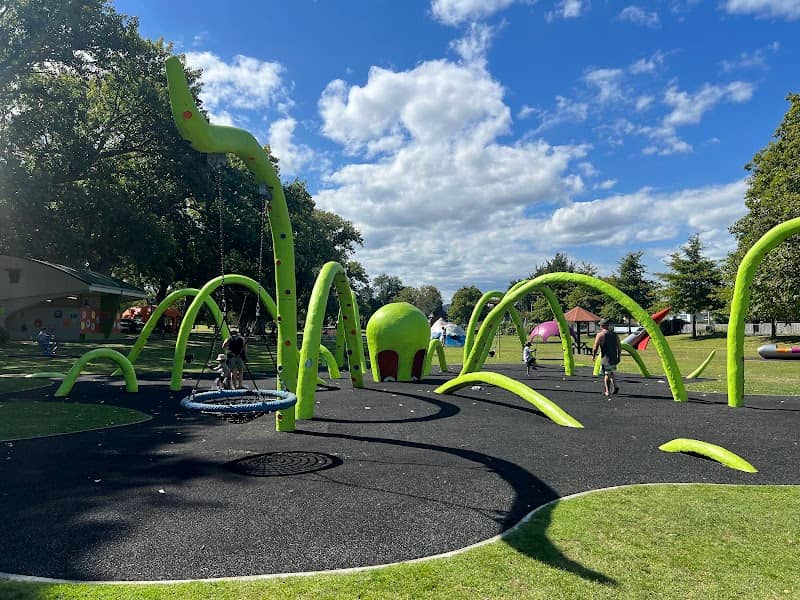 Kowhai Park Family Playground - Image 2
