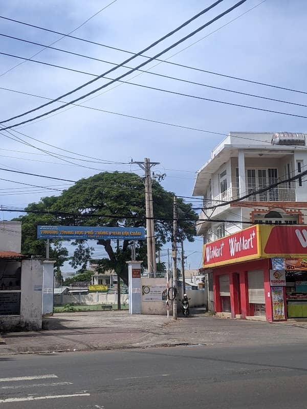 Cổng số 2 - Trường Phan Bội Châu - Image 2