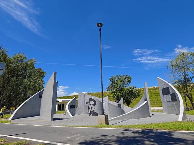 Claudia Lars Park - Image 1