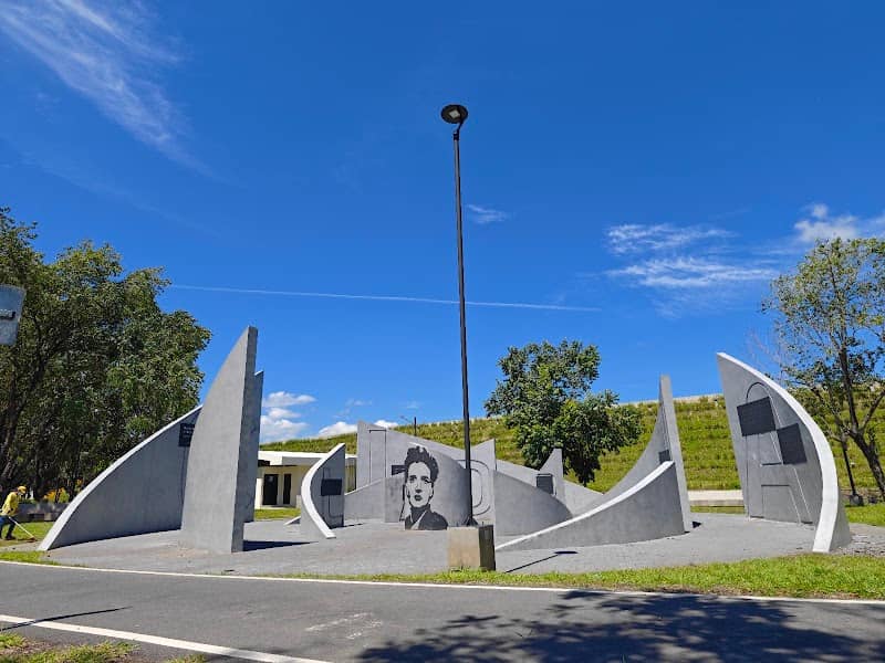 Claudia Lars Park - Image 1