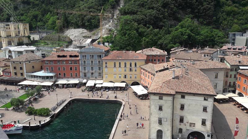 Piazza delle Erbe - Image 3