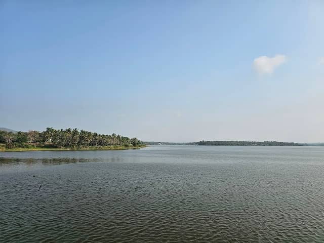 Nalligudde Kere (ನಲ್ಲಿಗುಡ್ಡೆ ಕೆರೆ) - Image 1