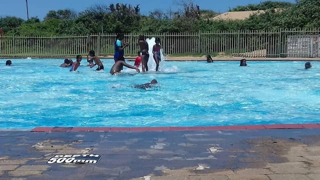 Reunion Park Beach - Image 1