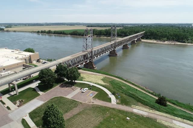 Meridian Bridge Plaza - Image 3