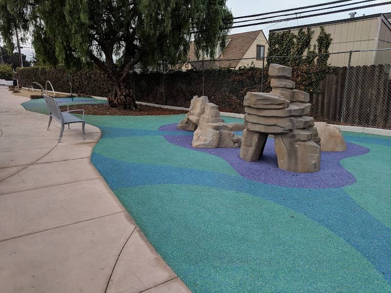 Francisco Terrace Playlot - Image 1