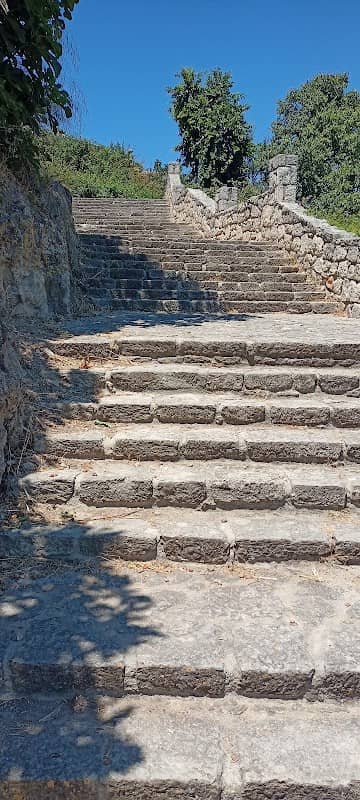 Stairs to the beach - Image 1