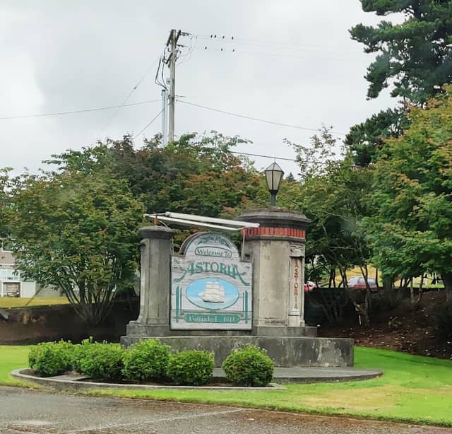Welcome to Astoria Sign - Image 2