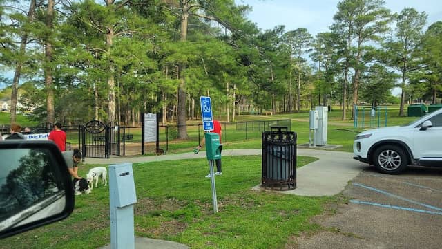 Bobby Cleveland Park at Lakeshore - Image 2