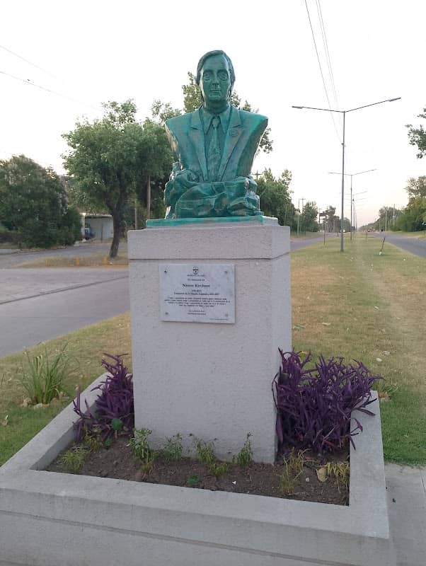 Monumento a Néstor Kirchner - Image 1