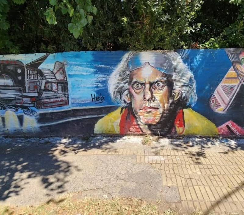 Mural de Volver al Futuro - Image 1