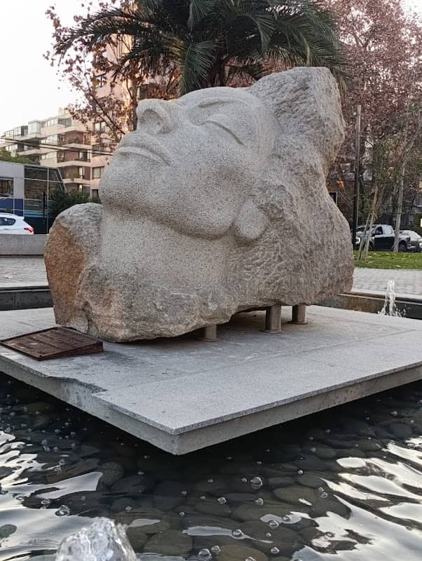 Escultura Gabriela Mistral - Francisco Gazitúa - Image 1