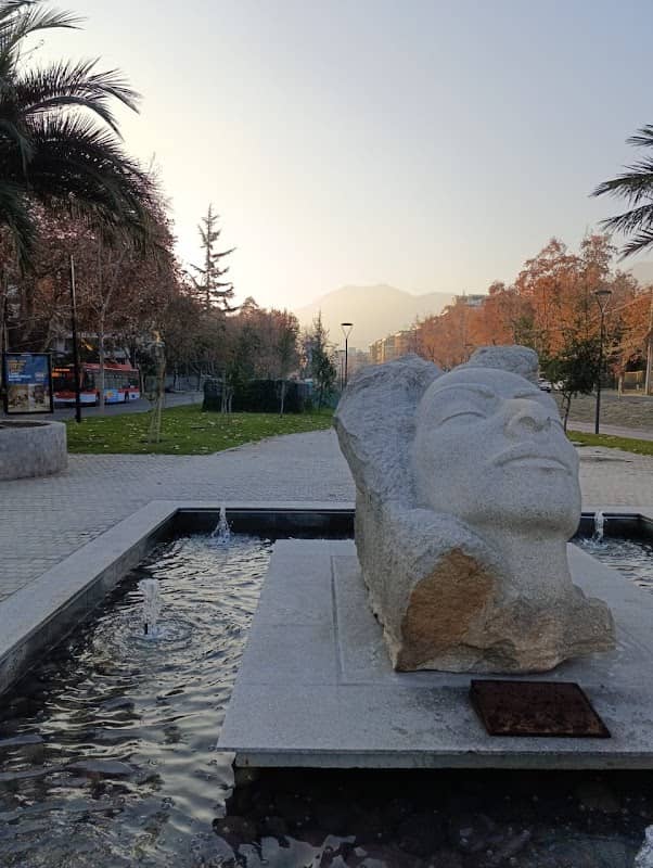 Escultura Gabriela Mistral - Francisco Gazitúa - Image 2