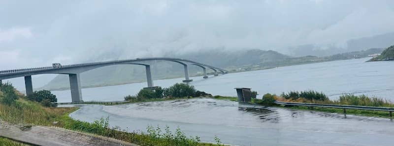 Scenic Bridge Viewpoint - Image 3