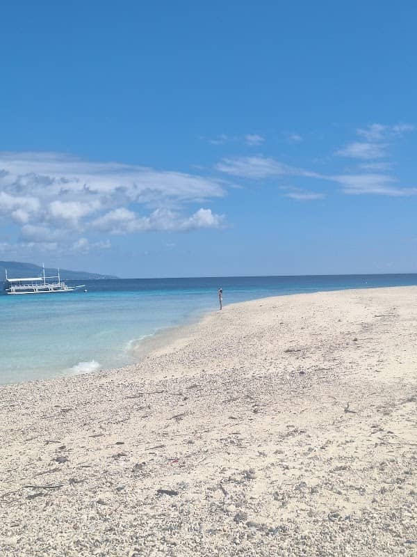 Sumilon Public Beach - Image 2