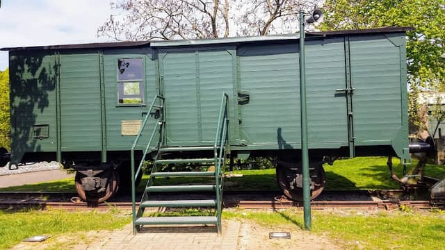Schülermahnmal Holocaust - Image 1