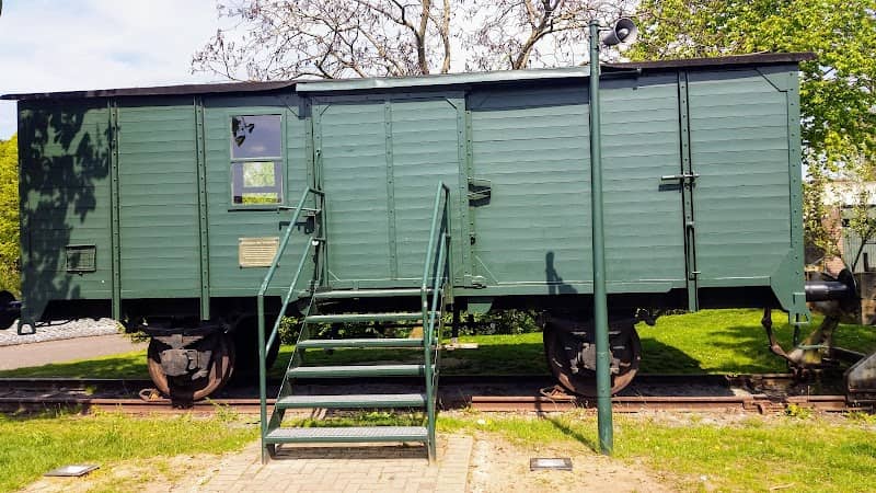 Schülermahnmal Holocaust - Image 1
