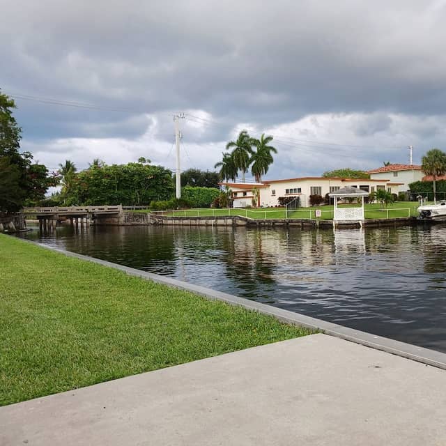 Pine Tree Park - Image 2
