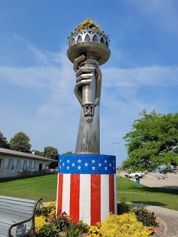 Lakeside Park - Image 1